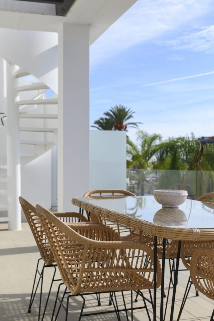 Terraza del proyecto Lumea · interiorismo en Marbella por Génesis Ramírez